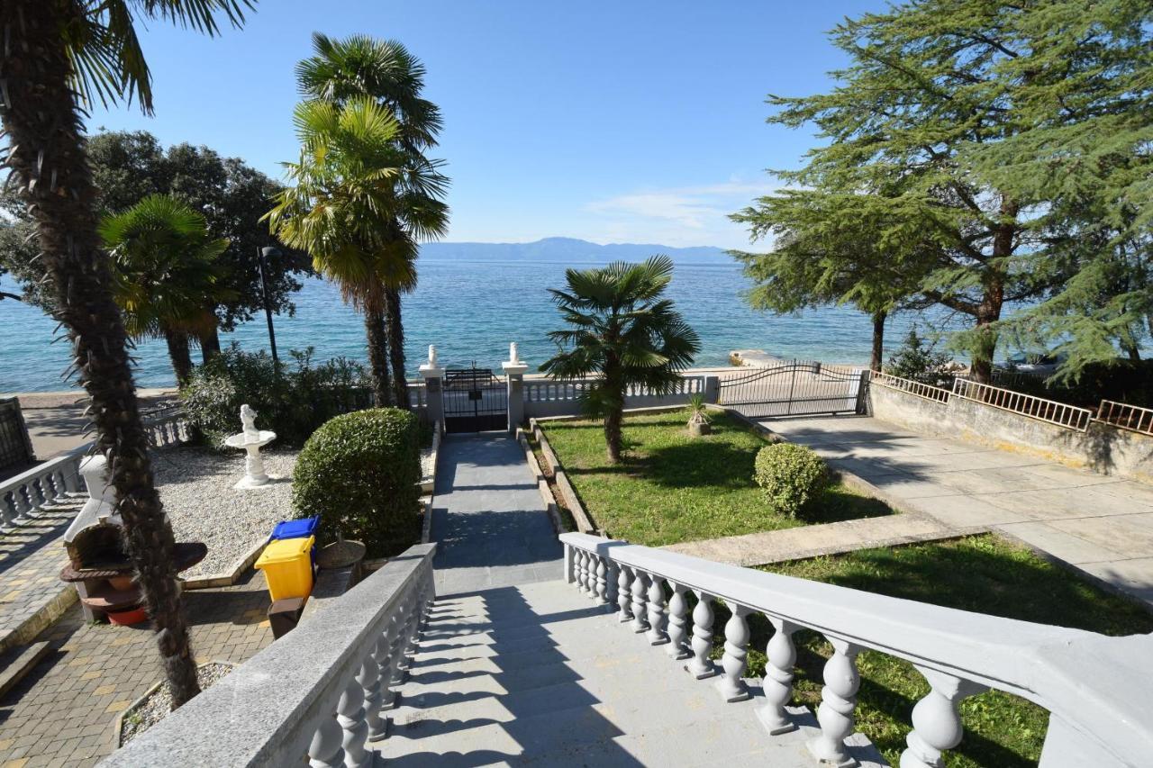 Apartments Margarita Малинска Экстерьер фото