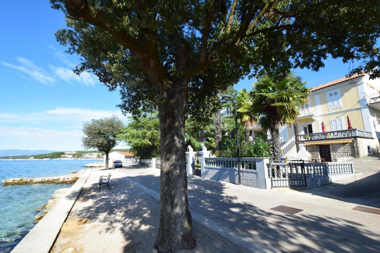 Apartments Margarita Малинска Экстерьер фото