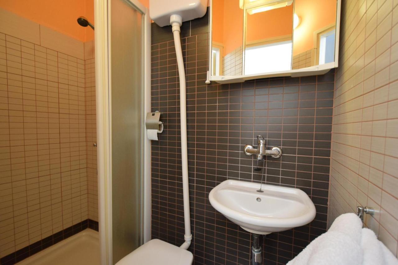 Apartments Margarita Малинска Экстерьер фото